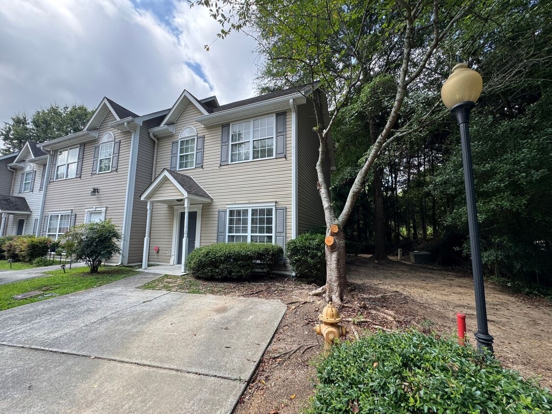 Primary Photo - Nice 2/2.5 Townhouse in East Rome- $1,295