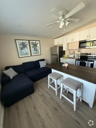 Building Photo - 508 Leghorn Ave