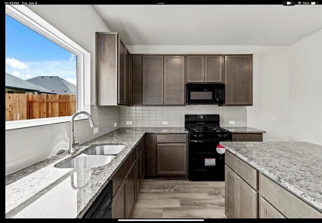 Foto del edificio - 138 Blackwell Ln