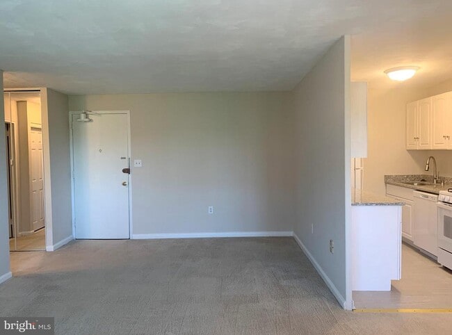 Foto del edificio - 1200 S Arlington Ridge Rd