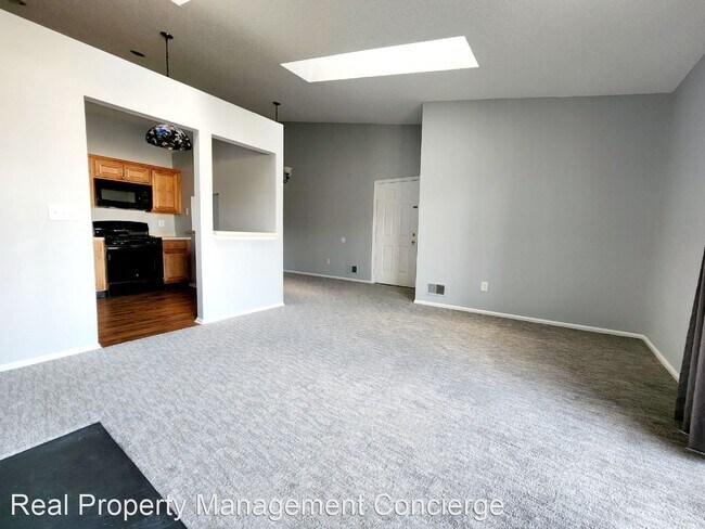 Foto del edificio - 2 br, 2 bath House - 980 Juniper Way