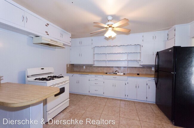 Building Photo - 3 br, 2.5 bath House - 22 E. 29th