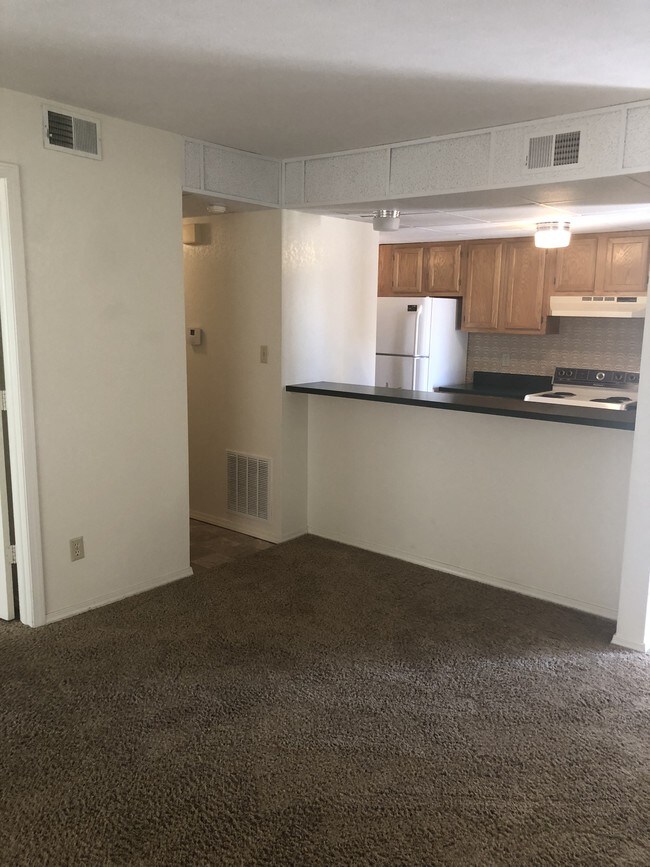 1905a E 24th Ave Unit 40 Hutchinson Ks 67502 Apartment For Rent In Hutchinson Ks Apartments Com