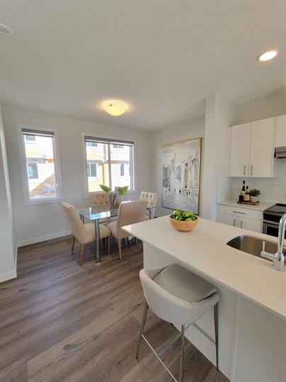 Photo du bâtiment - 2794 Maple Way NW