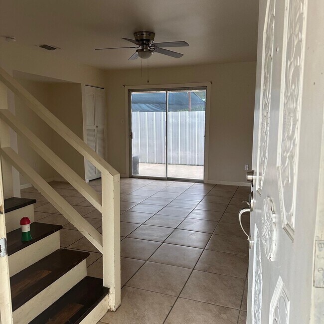 Building Photo - 1301 E Lyon St