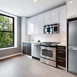 Primary Photo - 125 Parkside Ave
