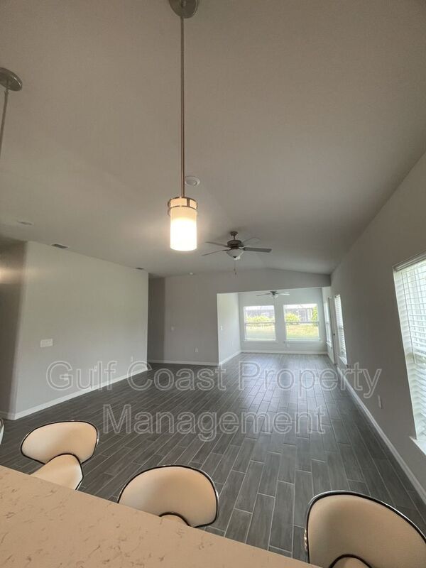 Building Photo - 25442 Colon Dr