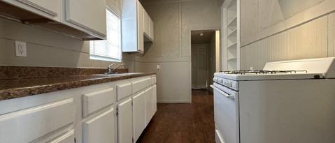 Building Photo - 631 Kern St