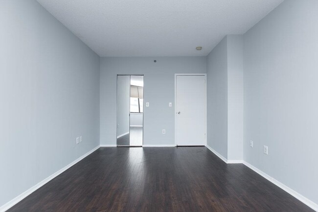 Building Photo - 45 River Dr S