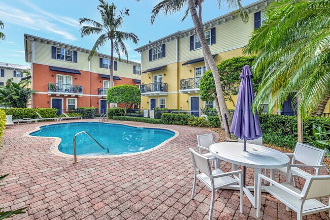 Building Photo - 2309 NE 9th Ave