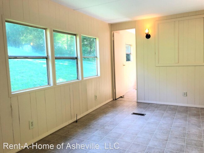 Building Photo - 3 br, 1 bath House - 296 Dix Creek One Rd