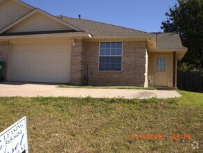 Building Photo - 3816 Stuart Rd