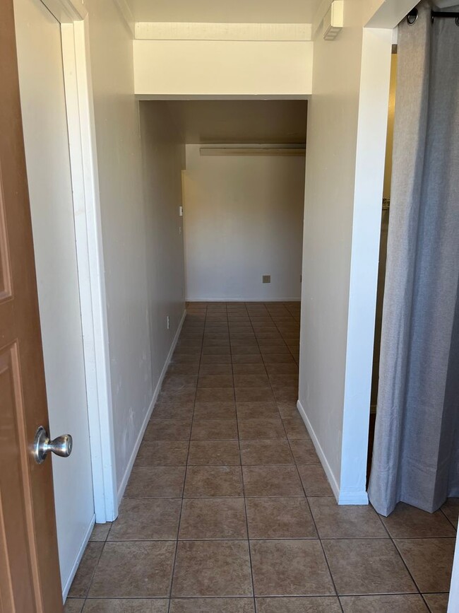 Building Photo - 3028 N Corrine Dr