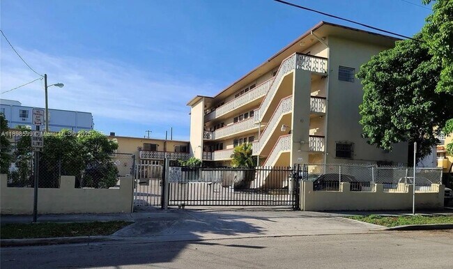 Foto del edificio - 1220 SW 5th St