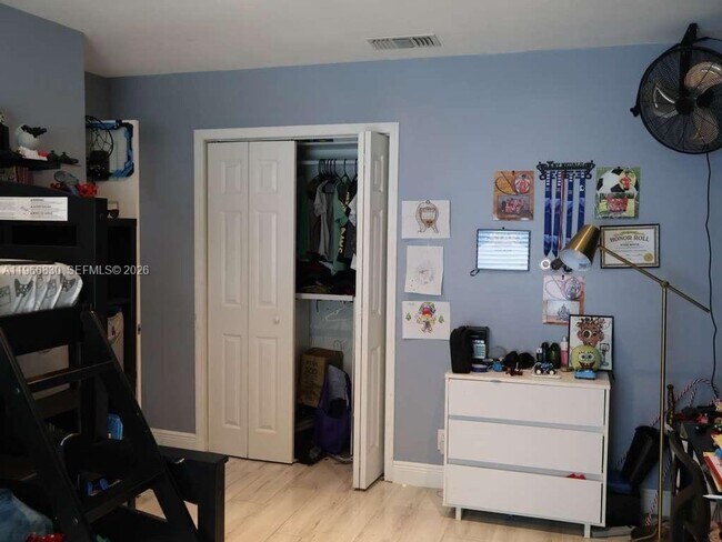 Building Photo - 5505 SW 9th St