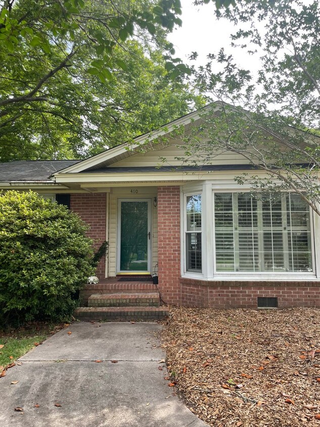 Primary Photo - Subletting One Bedroom in Charleston!