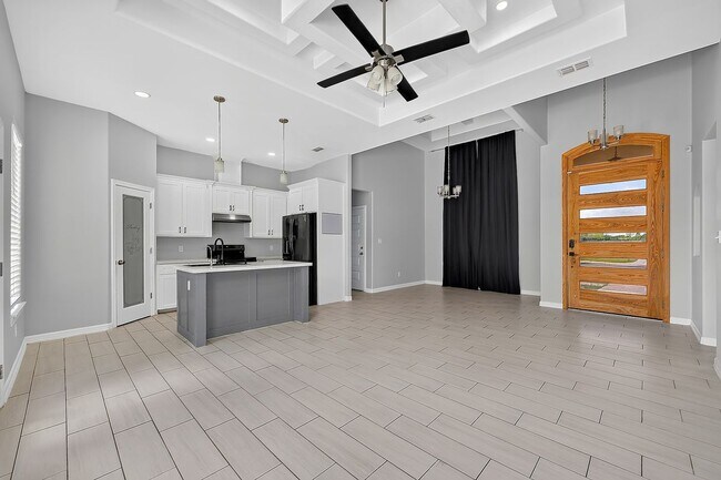 Building Photo - 140 Spanish Oak Dr