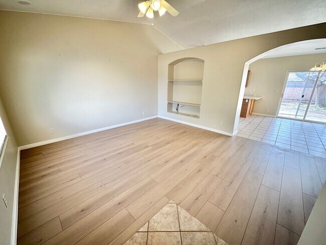 Foto del edificio - New Carpet and LVP!! Cozy Ivins Home!