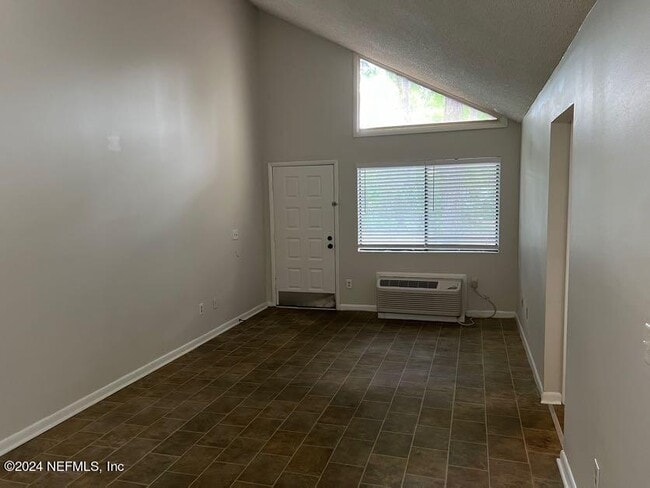 Building Photo - 8160 San Jose Manor Dr E