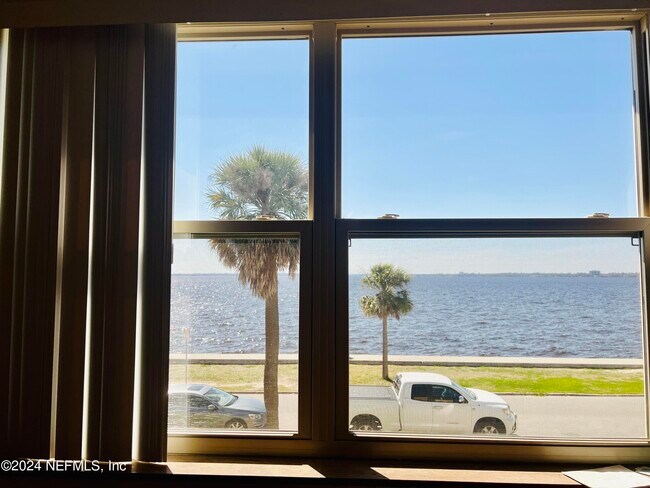 Foto del edificio - 1781 River Rd