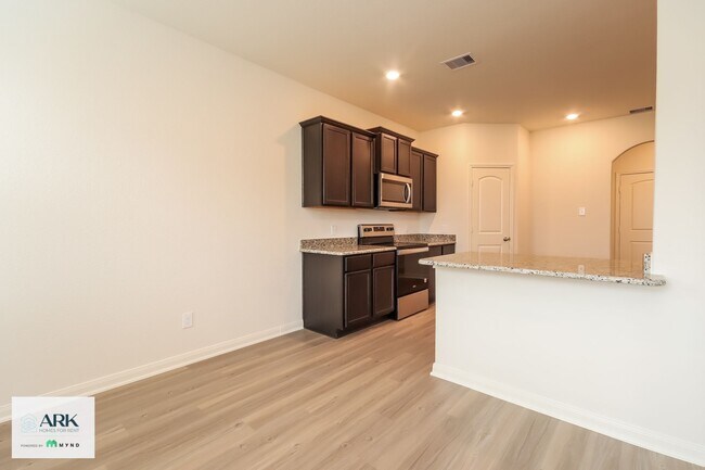 Foto del edificio - 5826 Sapphire Lagoon Rd