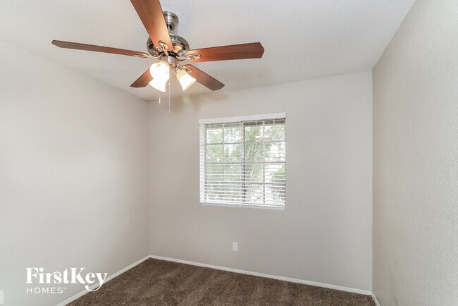 Foto del edificio - 1324 S Lemon