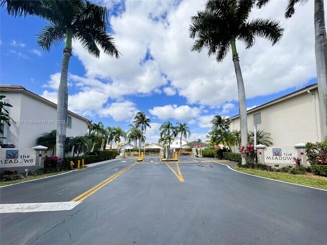 Foto del edificio - 15021 SW 143rd St