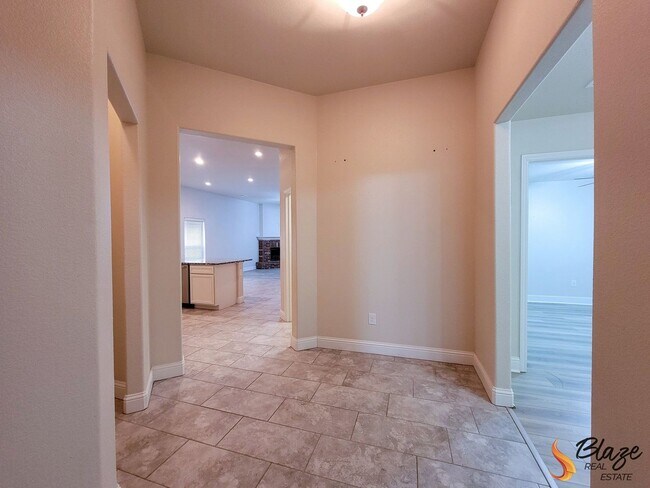 Foto del edificio - PRE LEASING 3 Bed 2 Bath Heritage Hills Beauty