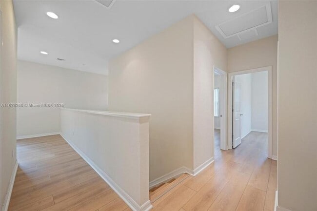 Foto del edificio - 4 bedroom in Hollywood FL 33021