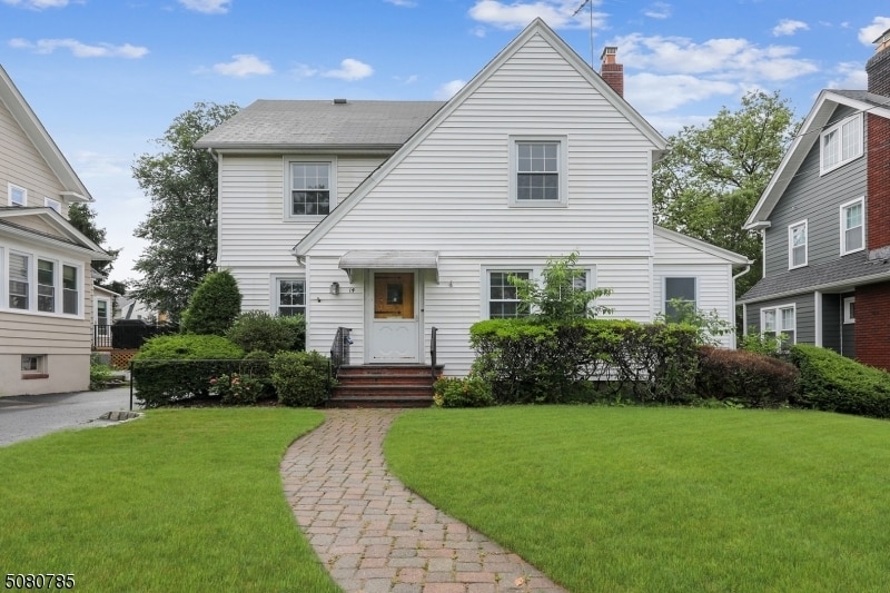 14 Undercliff Rd, Millburn, NJ 07041 Room for Rent in Millburn, NJ