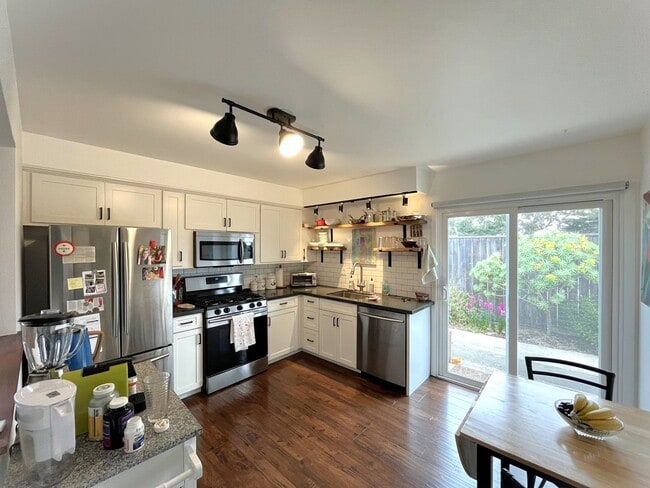 Building Photo - Single level modern finishes - Los Osos Home