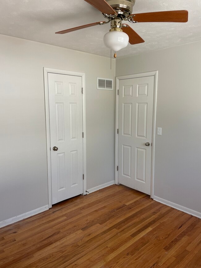 Building Photo - 866 S 45th St