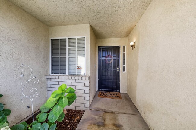 Building Photo - 3 Bedrooms with an office in Southwest Bakersfield!!