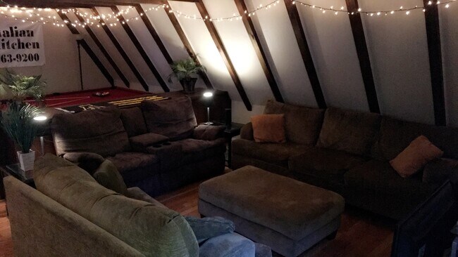 Foto del edificio - 166 Knowles Haven Ln