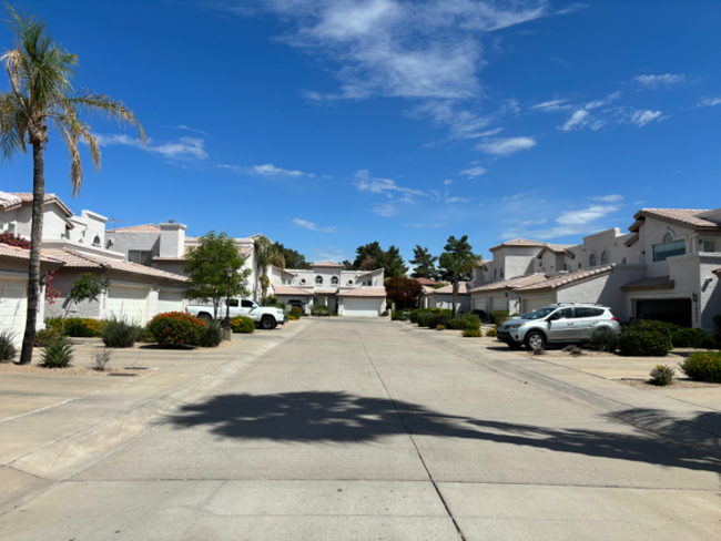 Foto del edificio - 5620 E Kelton Ln