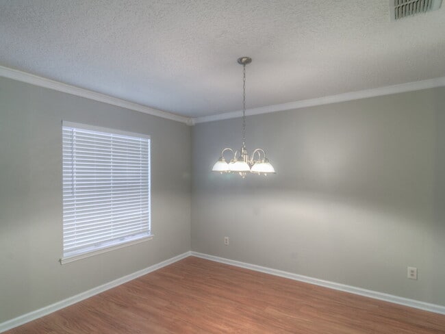 Building Photo - 552 Sparrow Branch Cir