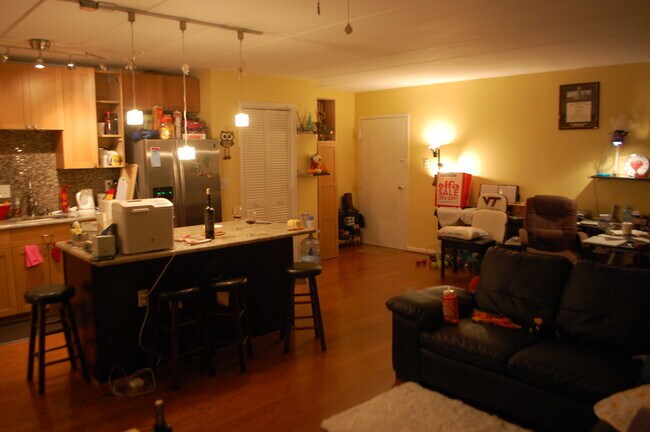 Foto del edificio - 6220 Edsall Rd