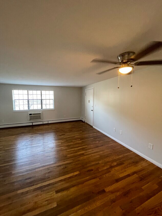 100 Sycamore Ln Unit A, Manchester, CT 06040 Apartments in Manchester