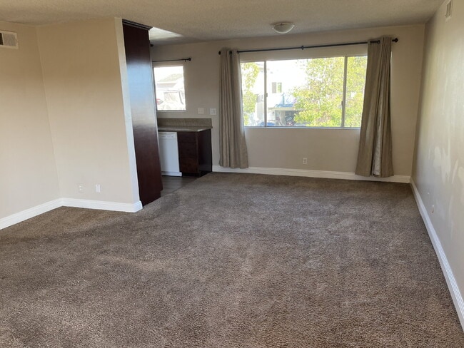 Building Photo - 33951 Mariana Dr
