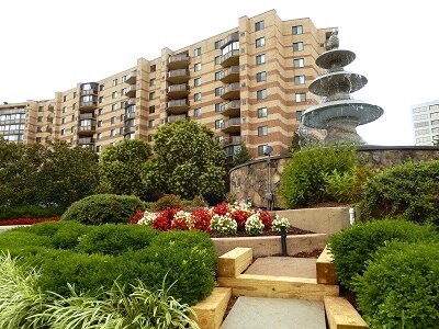 Building Photo - 8350 Greensboro Dr