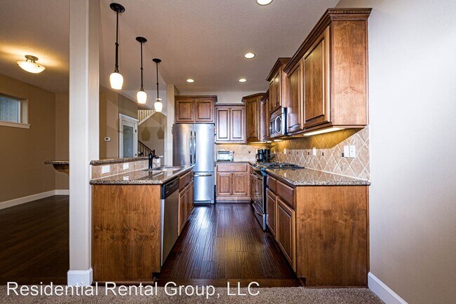 Building Photo - 4 br, 2.5 bath House - 2445 25th Avenue
