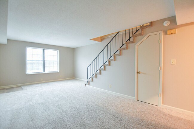 Foto del edificio - 1533 E Knollwood Cir