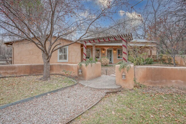 Building Photo - 432 Montano Ln