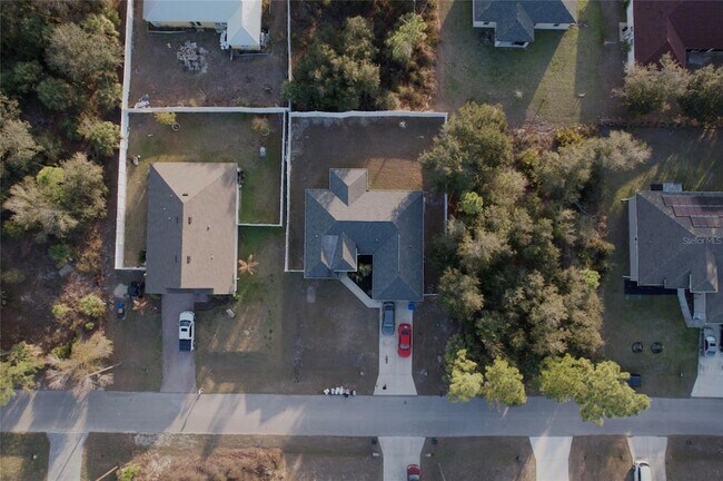 Foto del edificio - 5223 Kingsman Ave