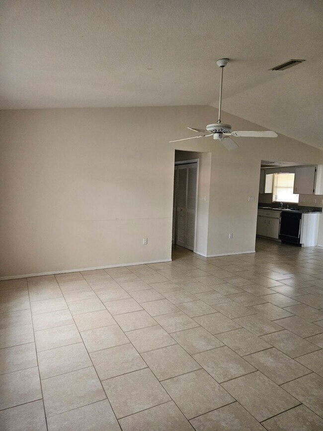 Foto del edificio - 3 bedroom Home in Port Charlotte