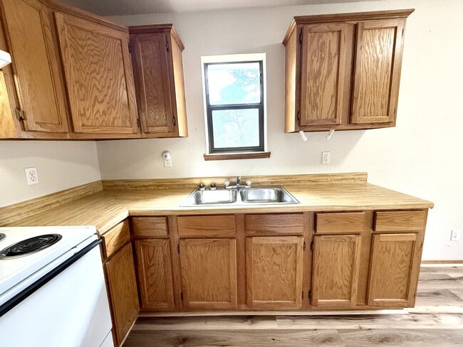 Foto del edificio - 818 Roff St