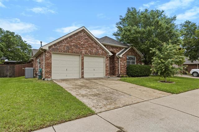 Foto del edificio - 6803 Woodcrest Ln