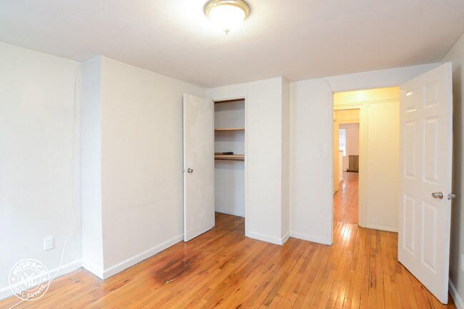 Building Photo - 355A Monroe St