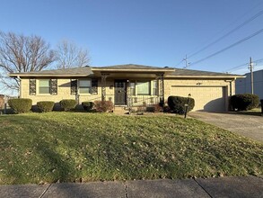 Building Photo - 2013 S 28th St