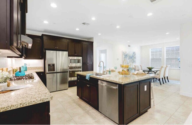 Building Photo - 1025 Forbes Ln